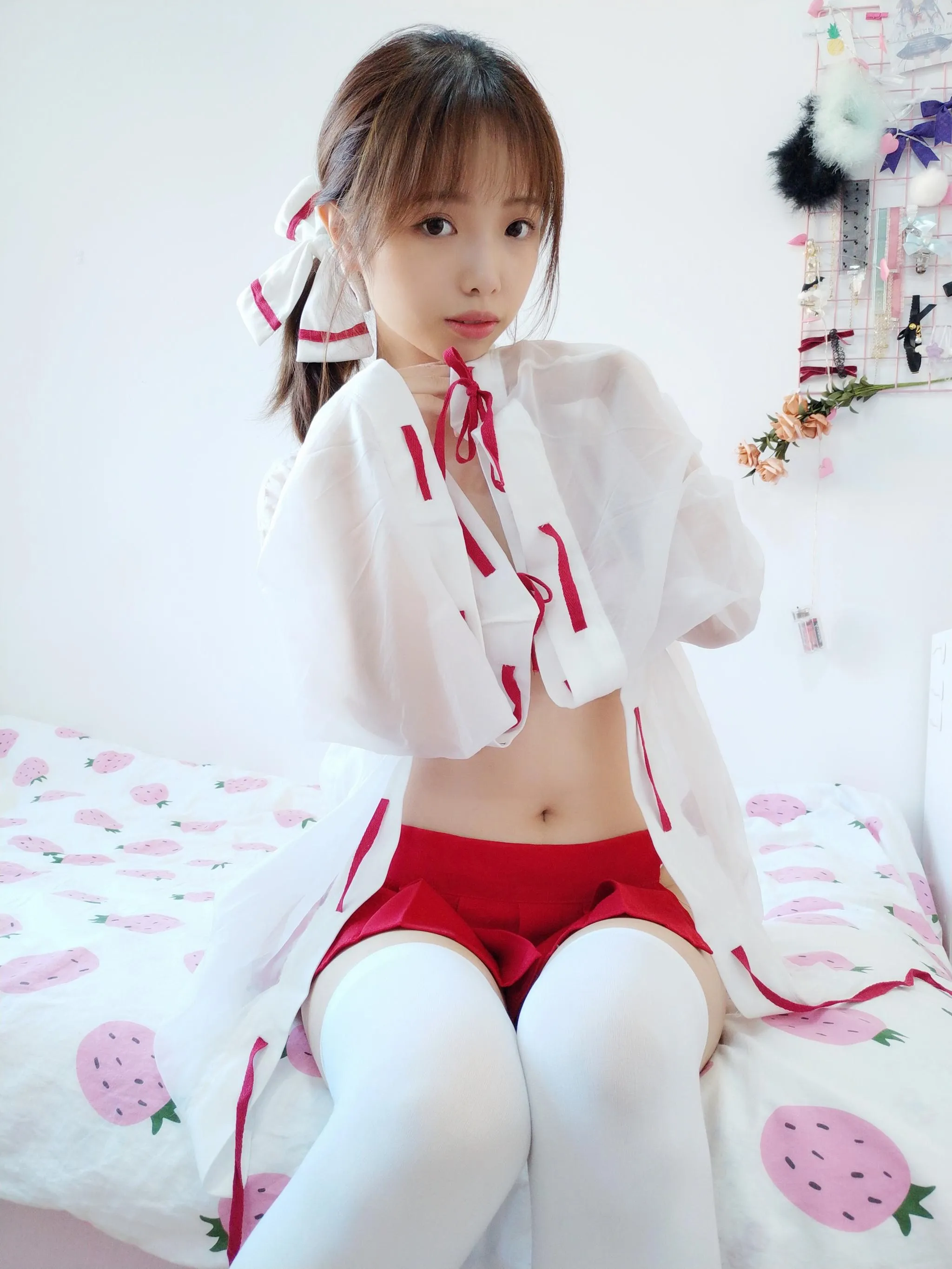 NO.3 雯妹不讲道理-自拍本（1号本）-巫女17p [17P]插图1